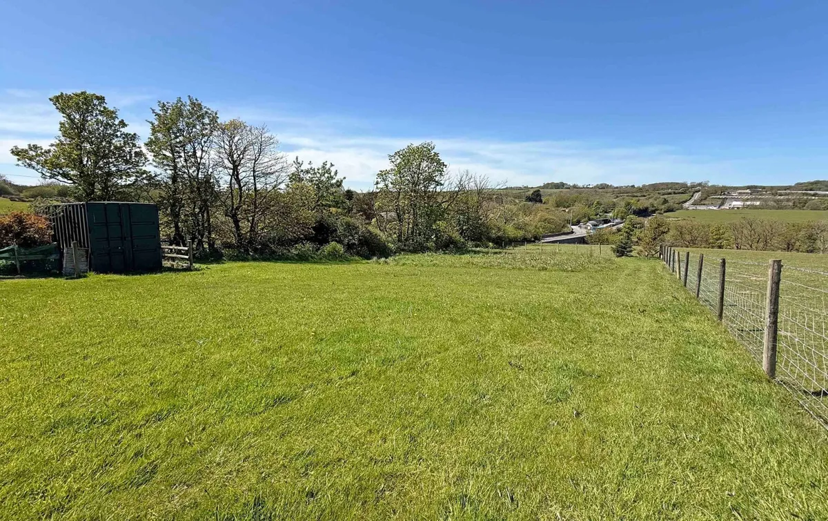 Dulas, Isle of Anglesey, LL70