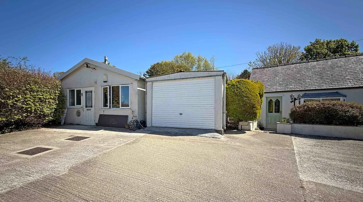 Dulas, Isle of Anglesey, LL70
