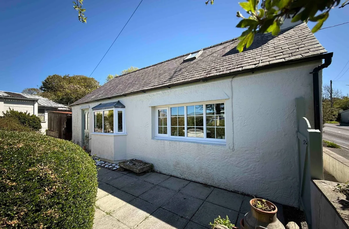 Dulas, Isle of Anglesey, LL70