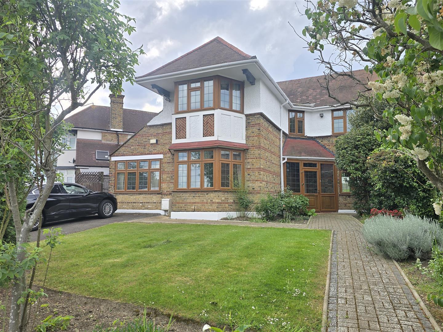 Mount Drive, Wembley Image 2