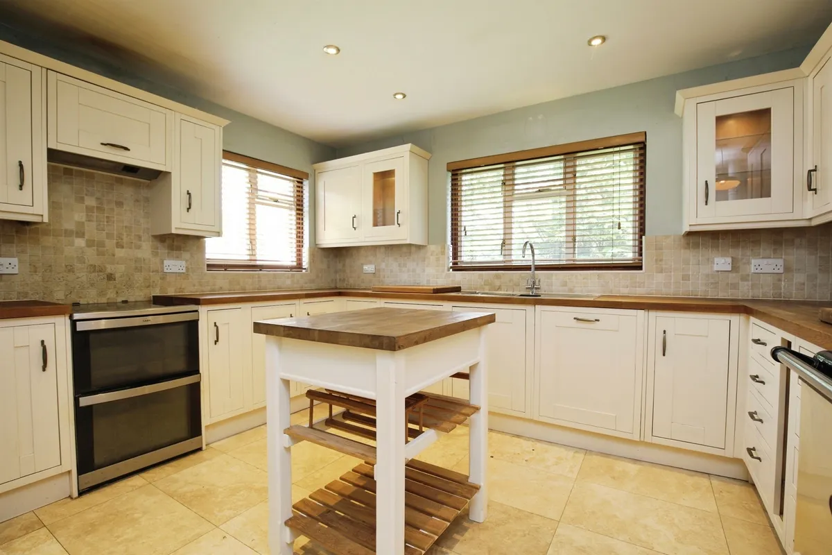 Roseland Avenue, Devizes