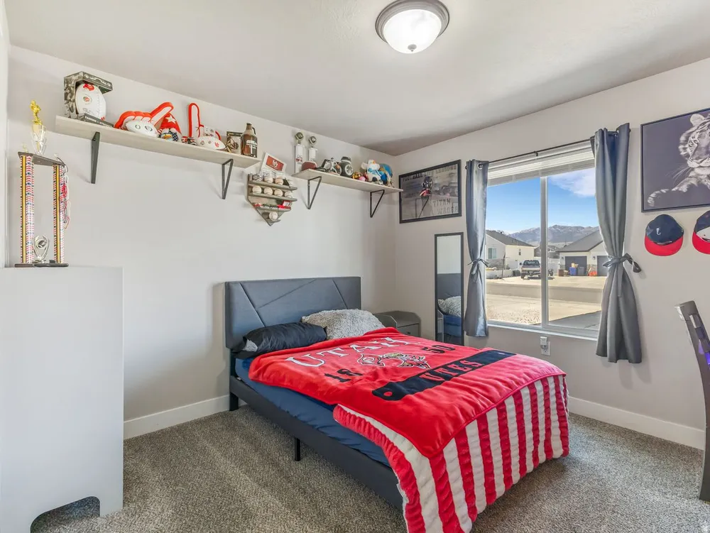 573 S Maxwell Dr, Grantsville, UT 84029