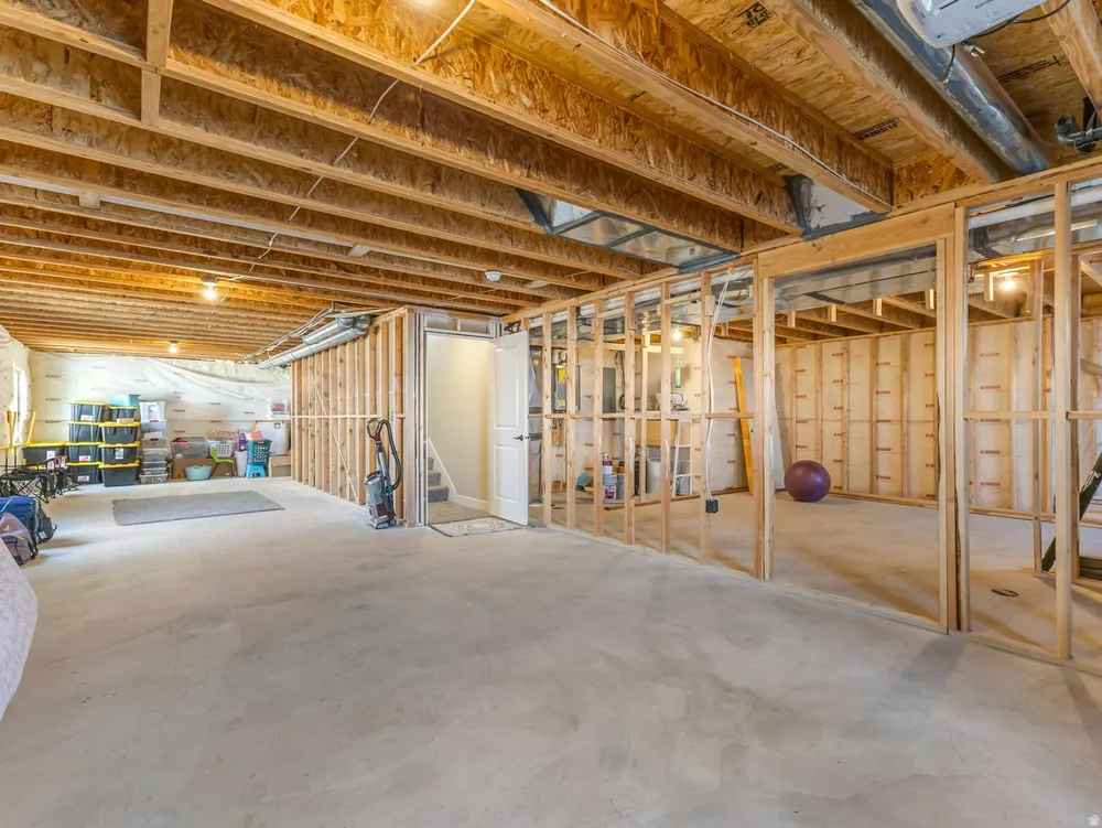 573 S Maxwell Dr, Grantsville, UT 84029