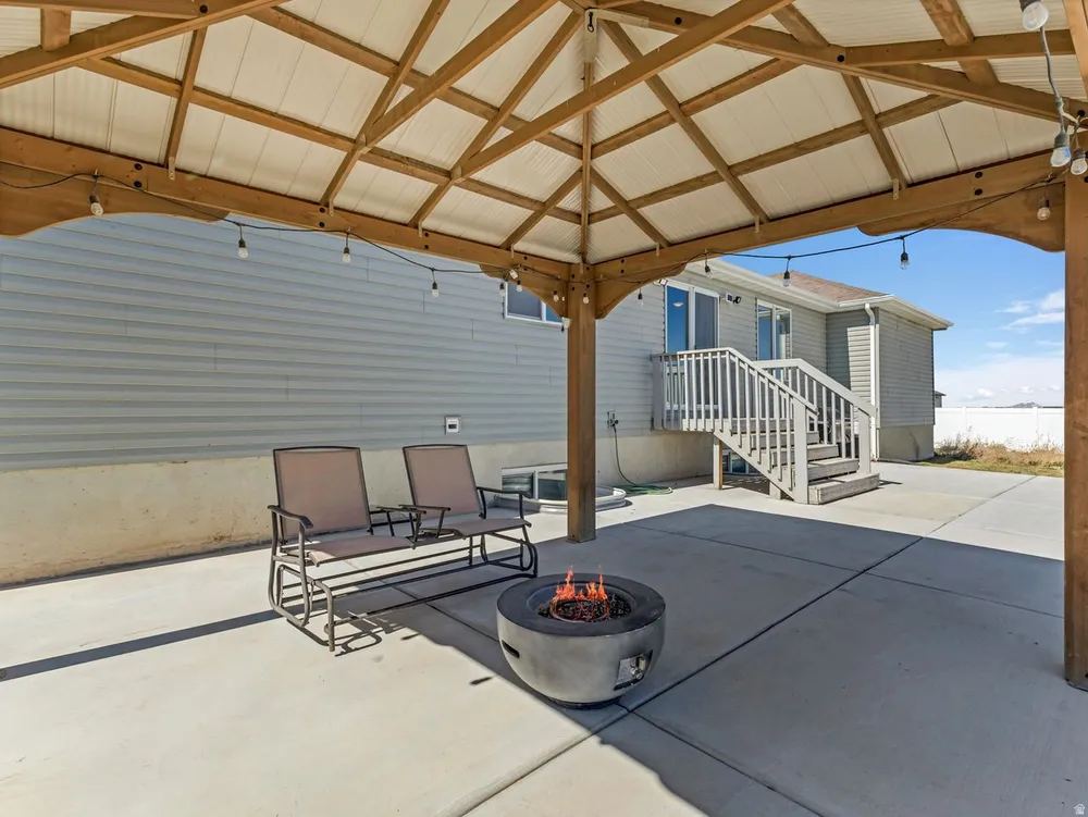 573 S Maxwell Dr, Grantsville, UT 84029