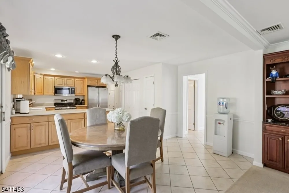 24 Manor Ln, Parsippany, NJ 07950