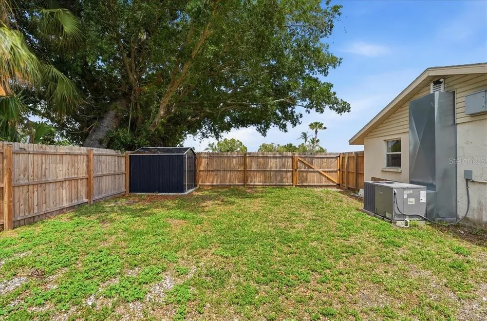 6308 5th St W, Bradenton, FL 34207