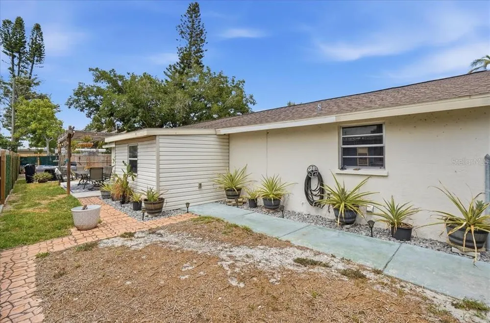 6308 5th St W, Bradenton, FL 34207