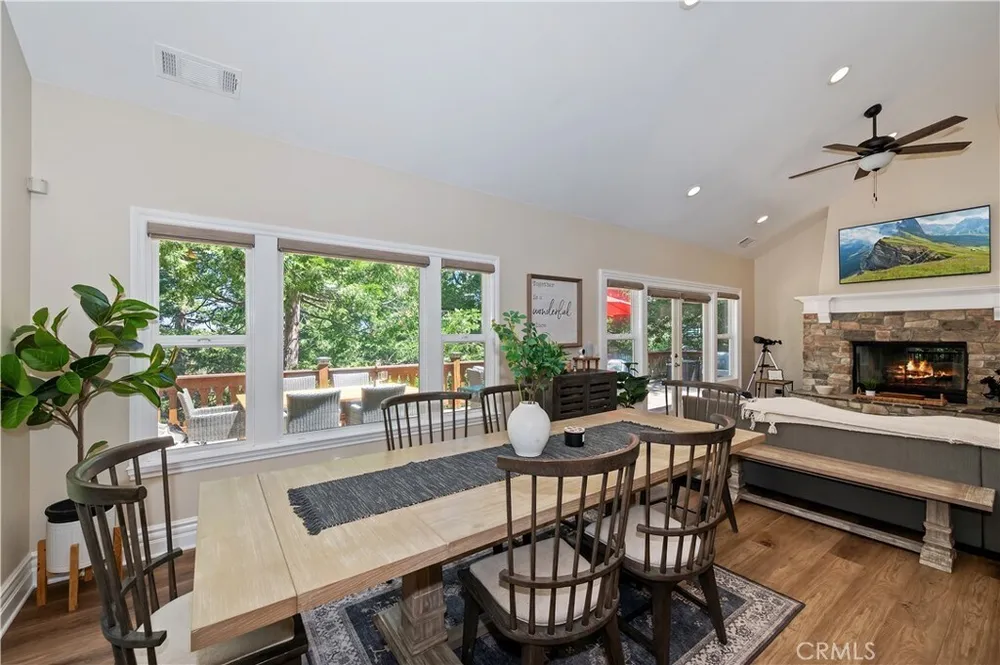 757 Nadelhorn Dr, Lake Arrowhead, CA 92352