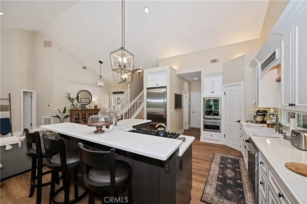 757 Nadelhorn Dr, Lake Arrowhead, CA 92352