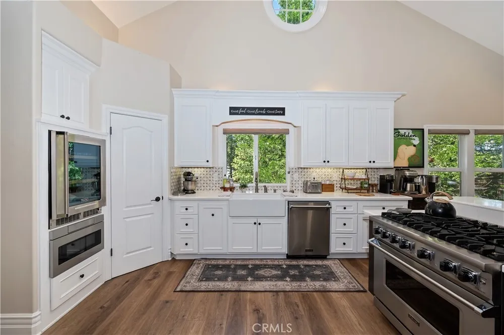 757 Nadelhorn Dr, Lake Arrowhead, CA 92352