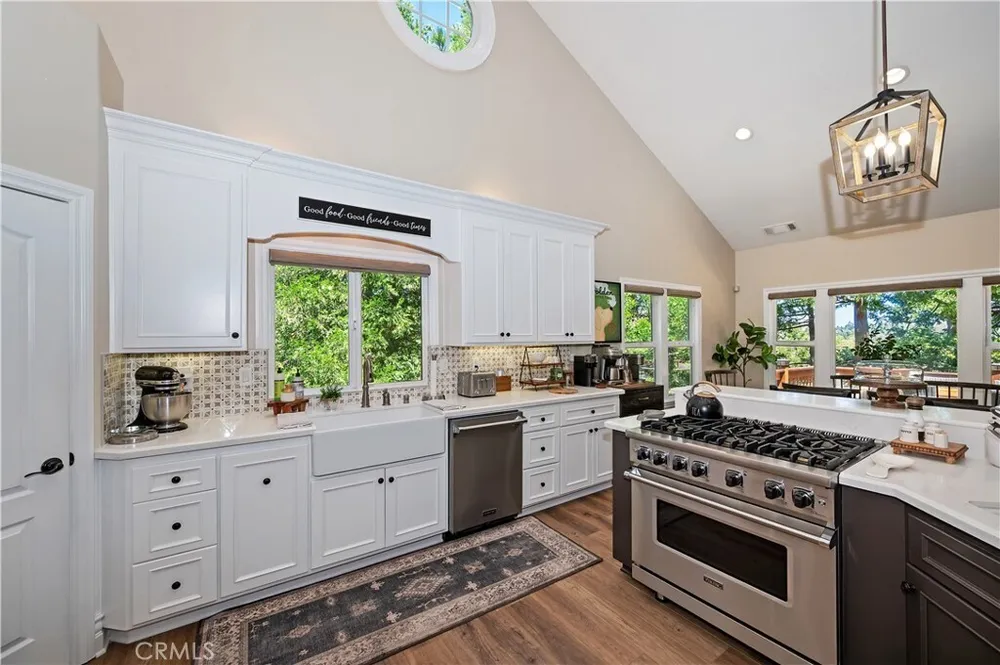757 Nadelhorn Dr, Lake Arrowhead, CA 92352
