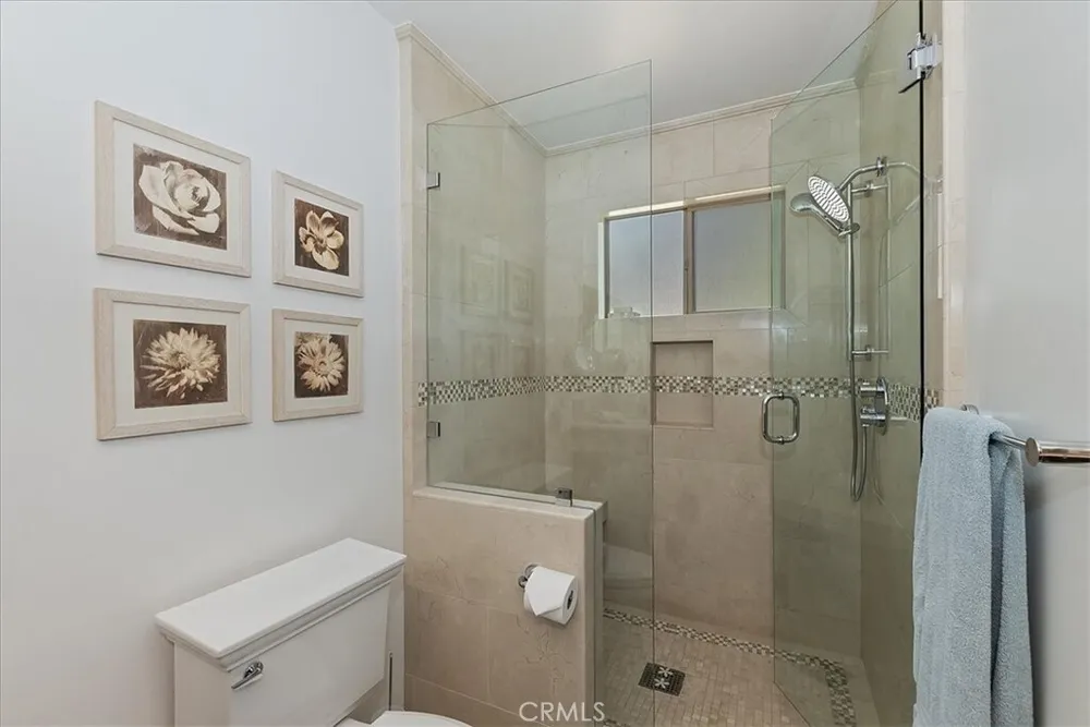 28018 Peninsula Dr, Lake Arrowhead, CA 92352
