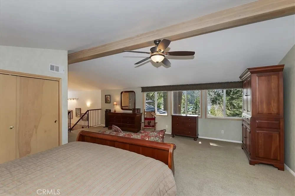 28018 Peninsula Dr, Lake Arrowhead, CA 92352