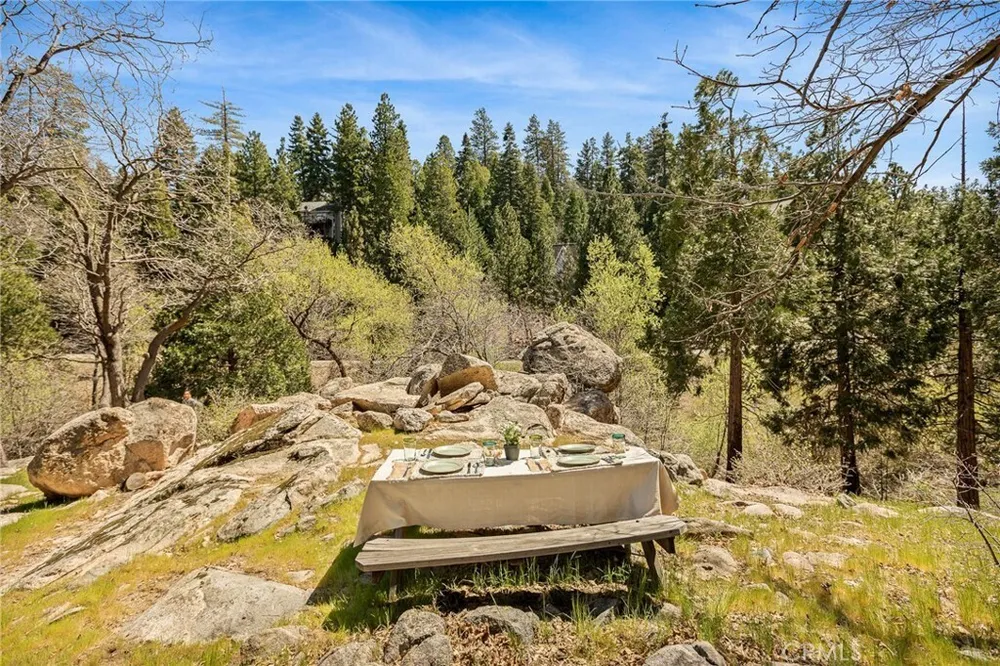 813 Brentwood Dr, Lake Arrowhead, CA 92352