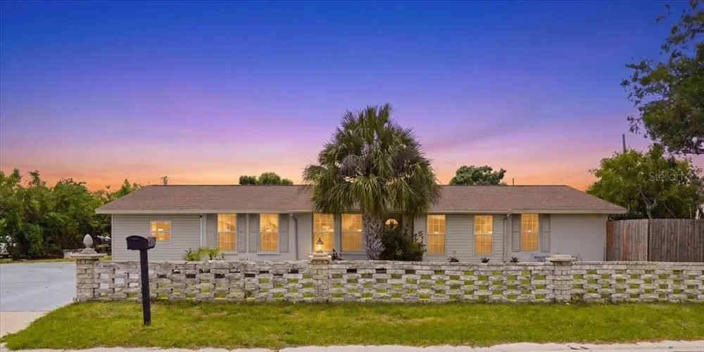 6308 5th St W, Bradenton, FL 34207