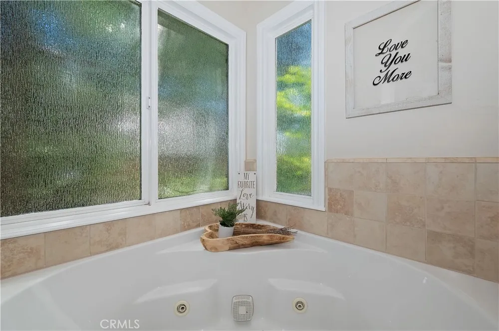 757 Nadelhorn Dr, Lake Arrowhead, CA 92352