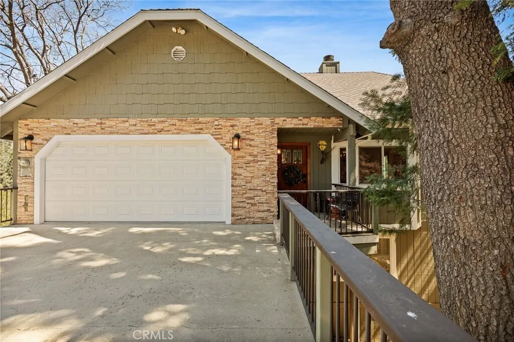 813 Brentwood Dr, Lake Arrowhead, CA 92352