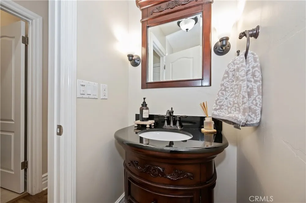 757 Nadelhorn Dr, Lake Arrowhead, CA 92352