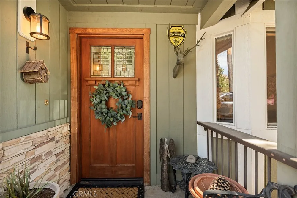813 Brentwood Dr, Lake Arrowhead, CA 92352