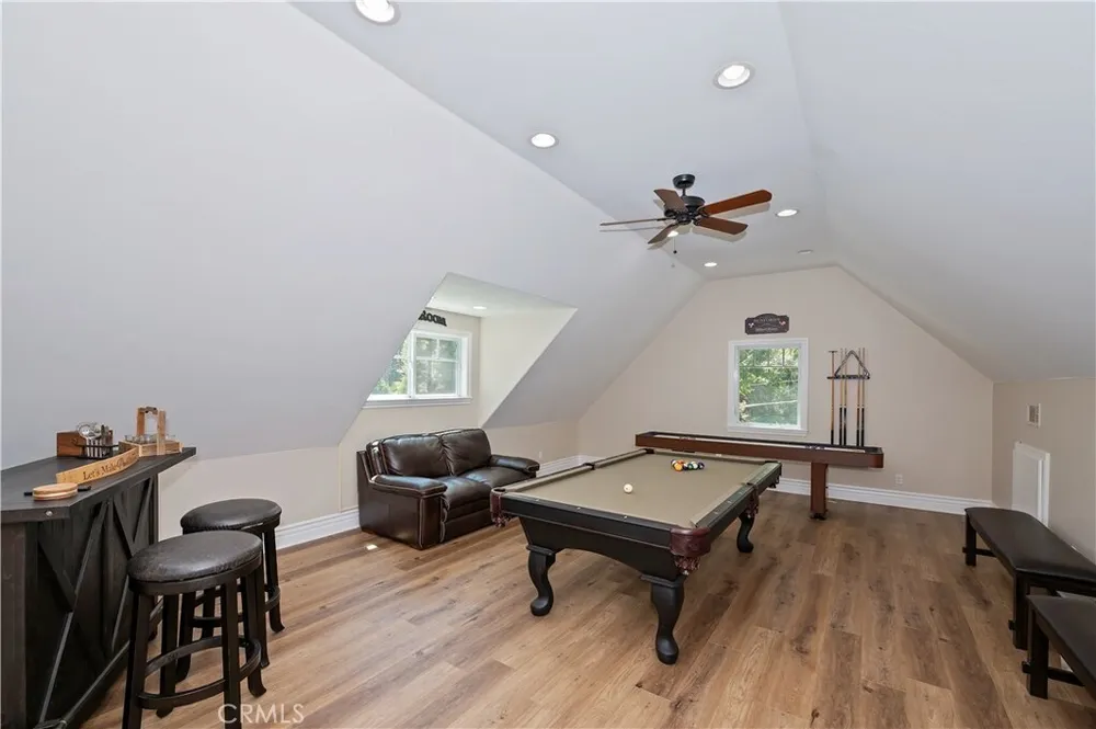 757 Nadelhorn Dr, Lake Arrowhead, CA 92352