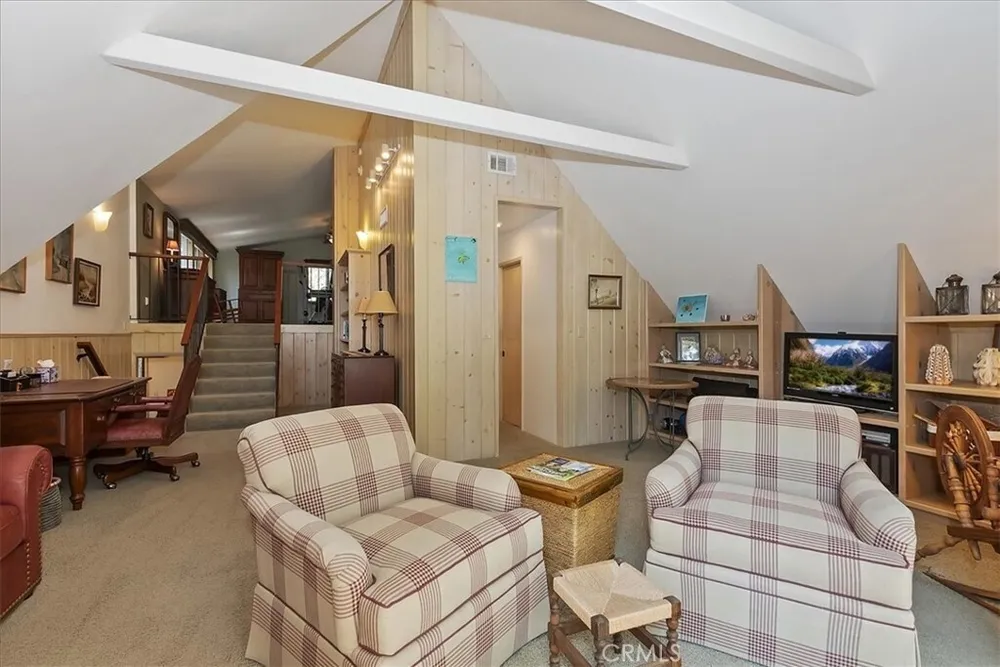 28018 Peninsula Dr, Lake Arrowhead, CA 92352