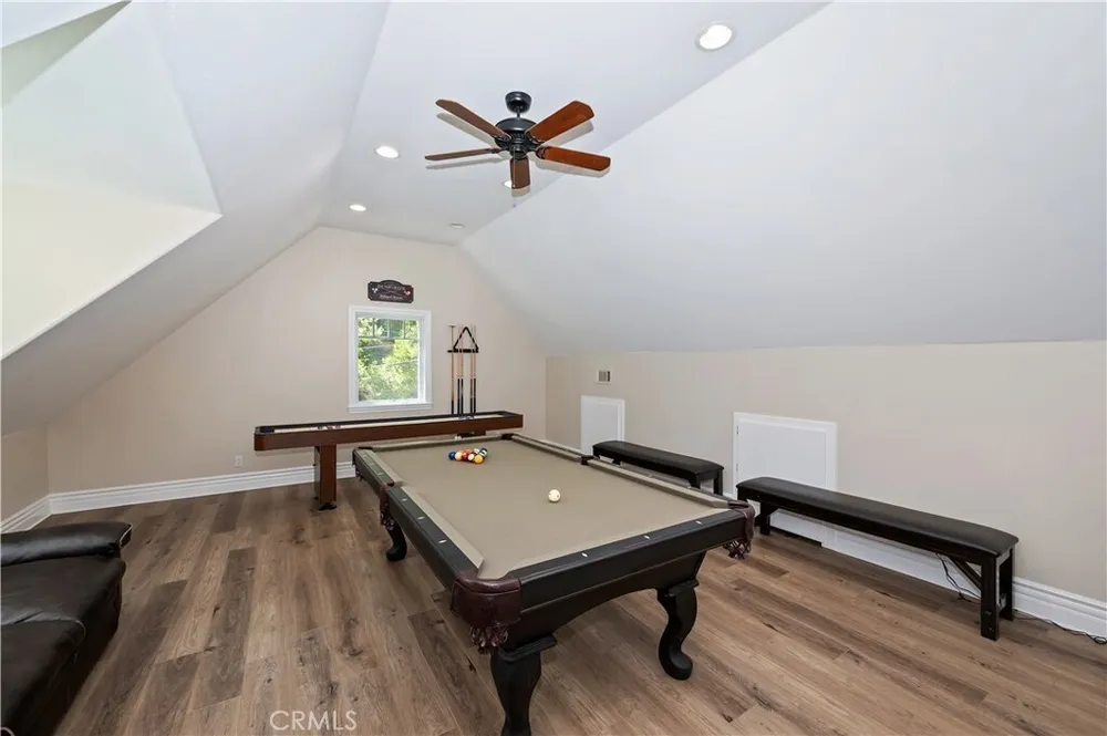 757 Nadelhorn Dr, Lake Arrowhead, CA 92352