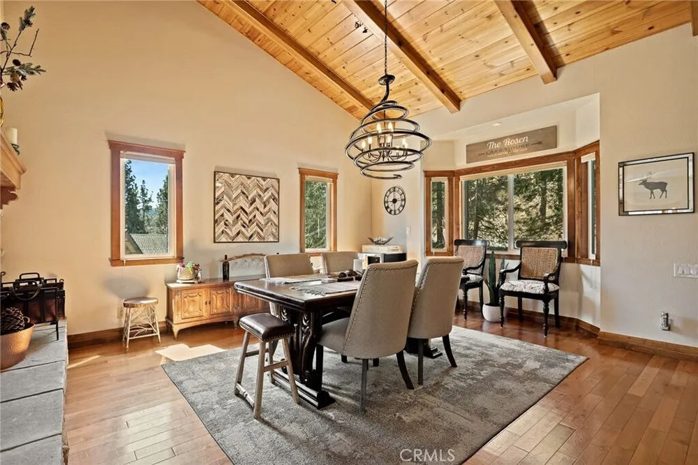 813 Brentwood Dr, Lake Arrowhead, CA 92352