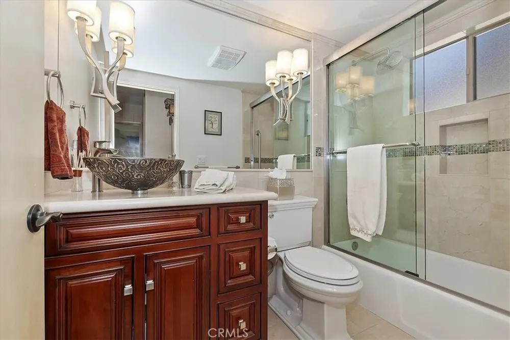 28018 Peninsula Dr, Lake Arrowhead, CA 92352