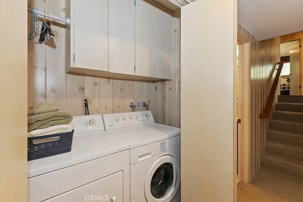 28018 Peninsula Dr, Lake Arrowhead, CA 92352