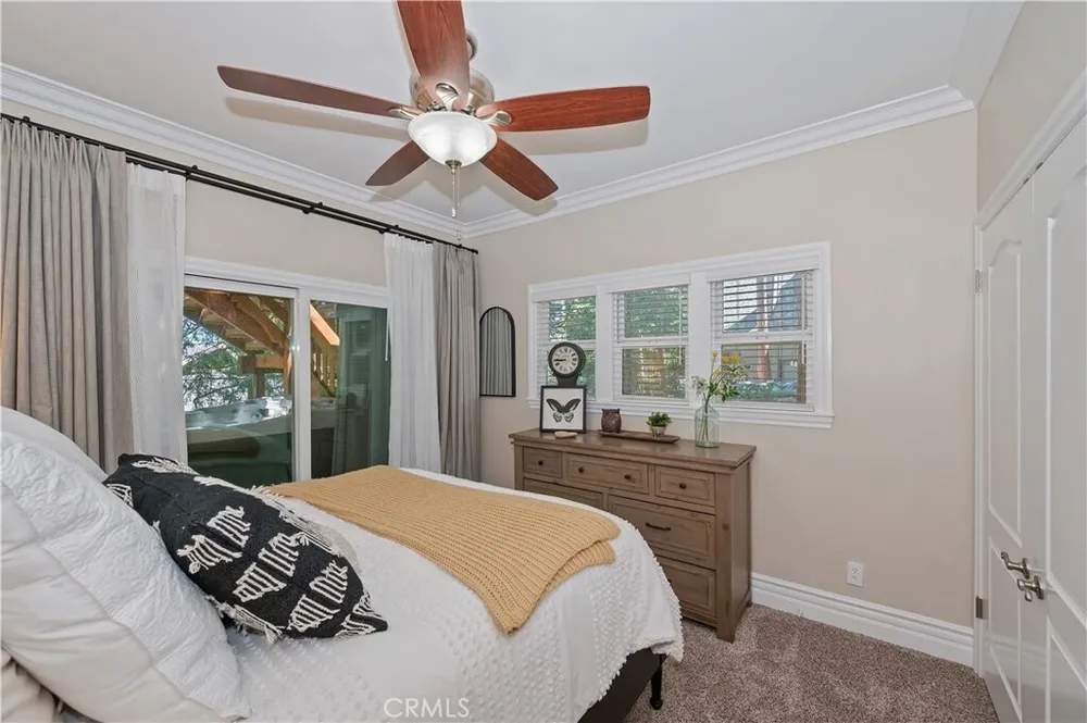 757 Nadelhorn Dr, Lake Arrowhead, CA 92352