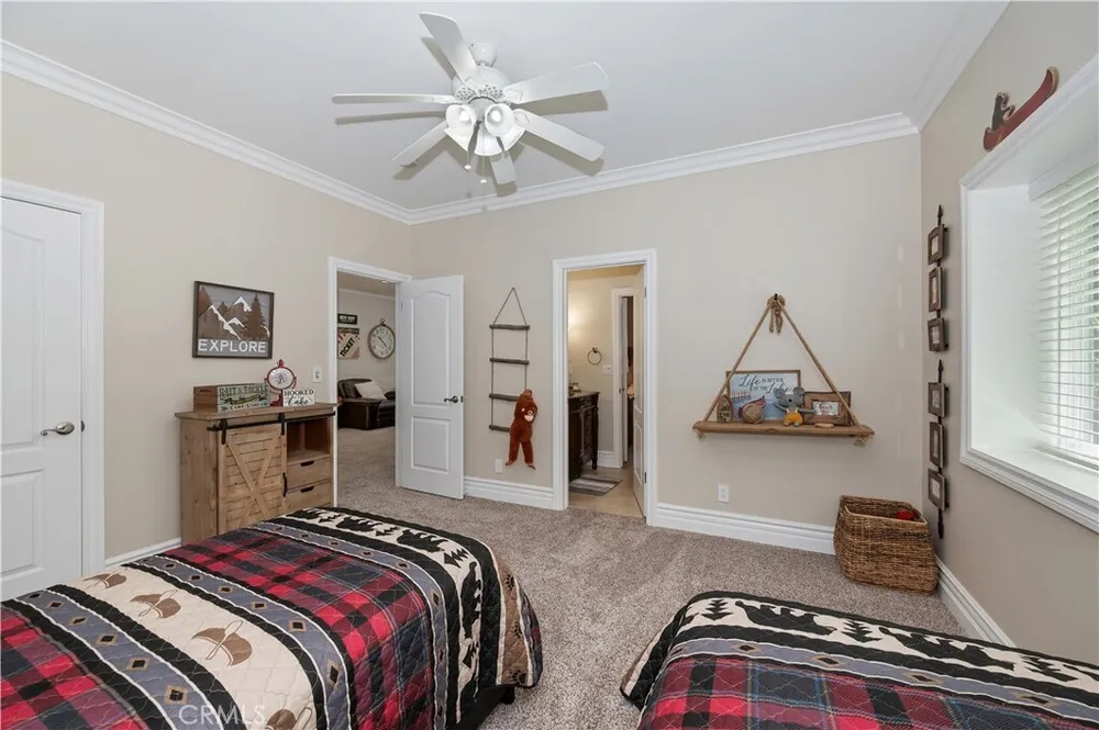 757 Nadelhorn Dr, Lake Arrowhead, CA 92352
