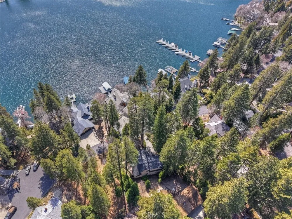 28018 Peninsula Dr, Lake Arrowhead, CA 92352