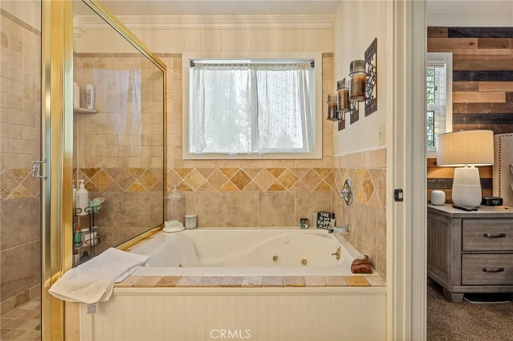813 Brentwood Dr, Lake Arrowhead, CA 92352
