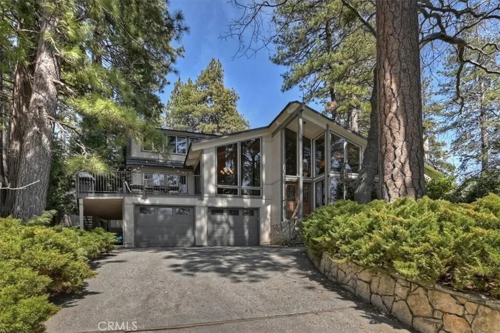 28018 Peninsula Dr, Lake Arrowhead, CA 92352