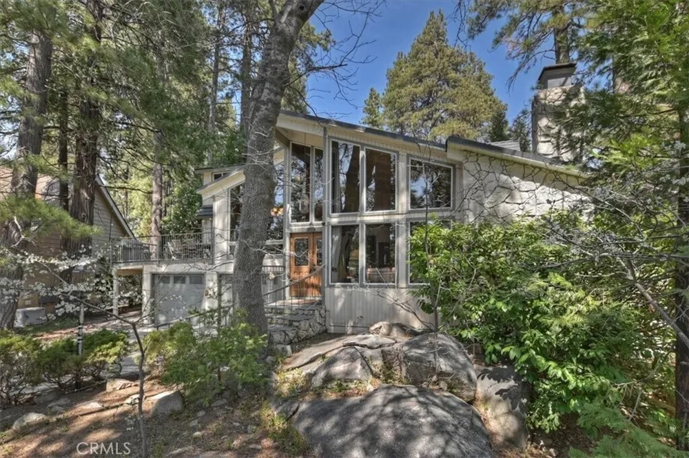 28018 Peninsula Dr, Lake Arrowhead, CA 92352