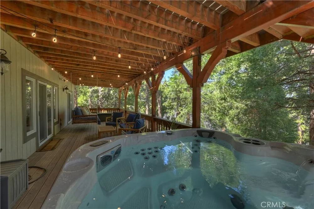 757 Nadelhorn Dr, Lake Arrowhead, CA 92352