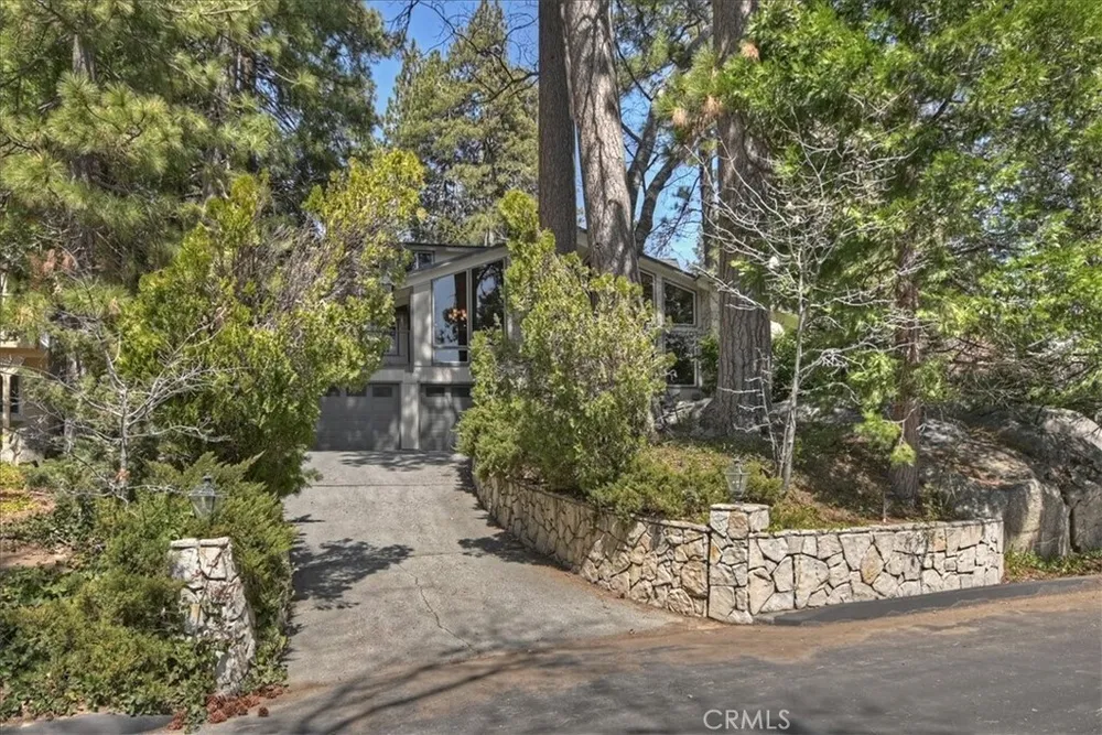 28018 Peninsula Dr, Lake Arrowhead, CA 92352