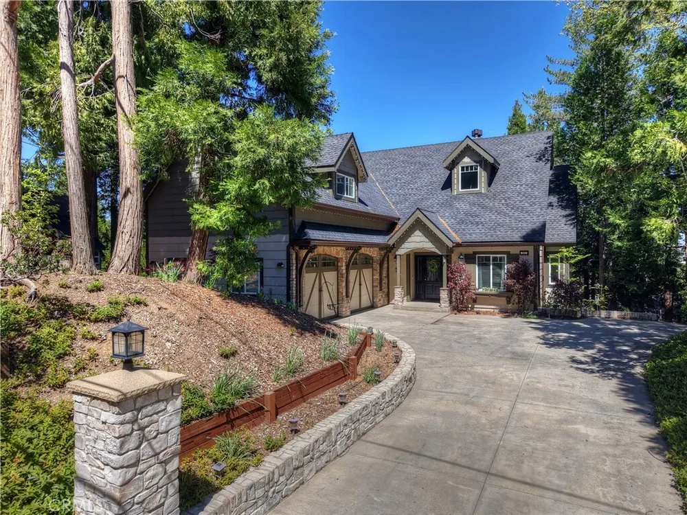 757 Nadelhorn Dr, Lake Arrowhead, CA 92352
