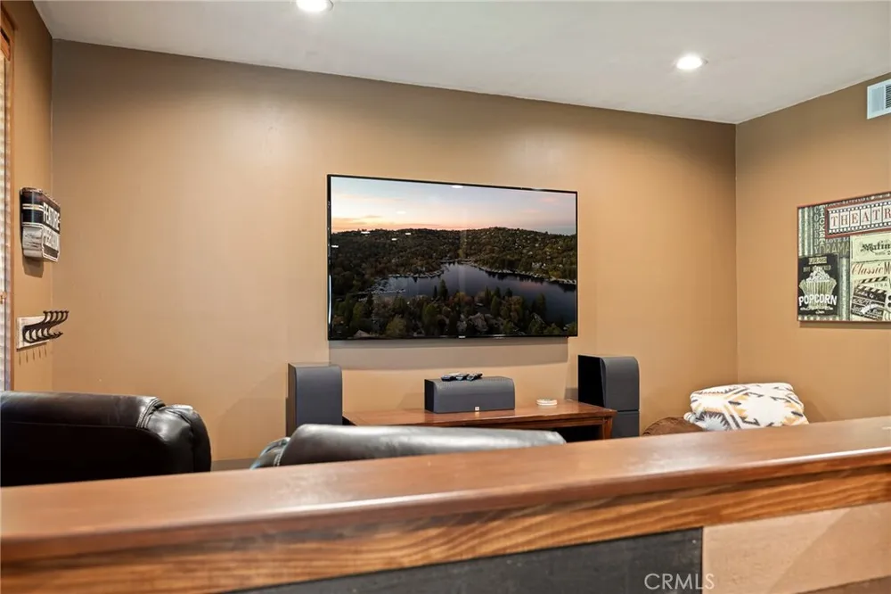 813 Brentwood Dr, Lake Arrowhead, CA 92352