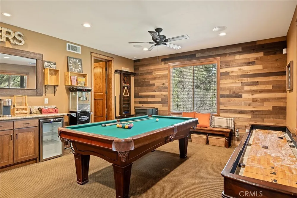 813 Brentwood Dr, Lake Arrowhead, CA 92352