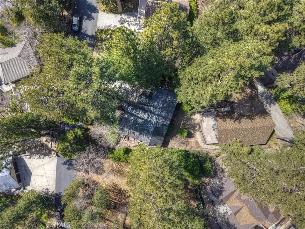 28018 Peninsula Dr, Lake Arrowhead, CA 92352
