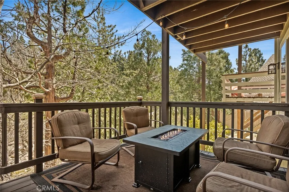 813 Brentwood Dr, Lake Arrowhead, CA 92352