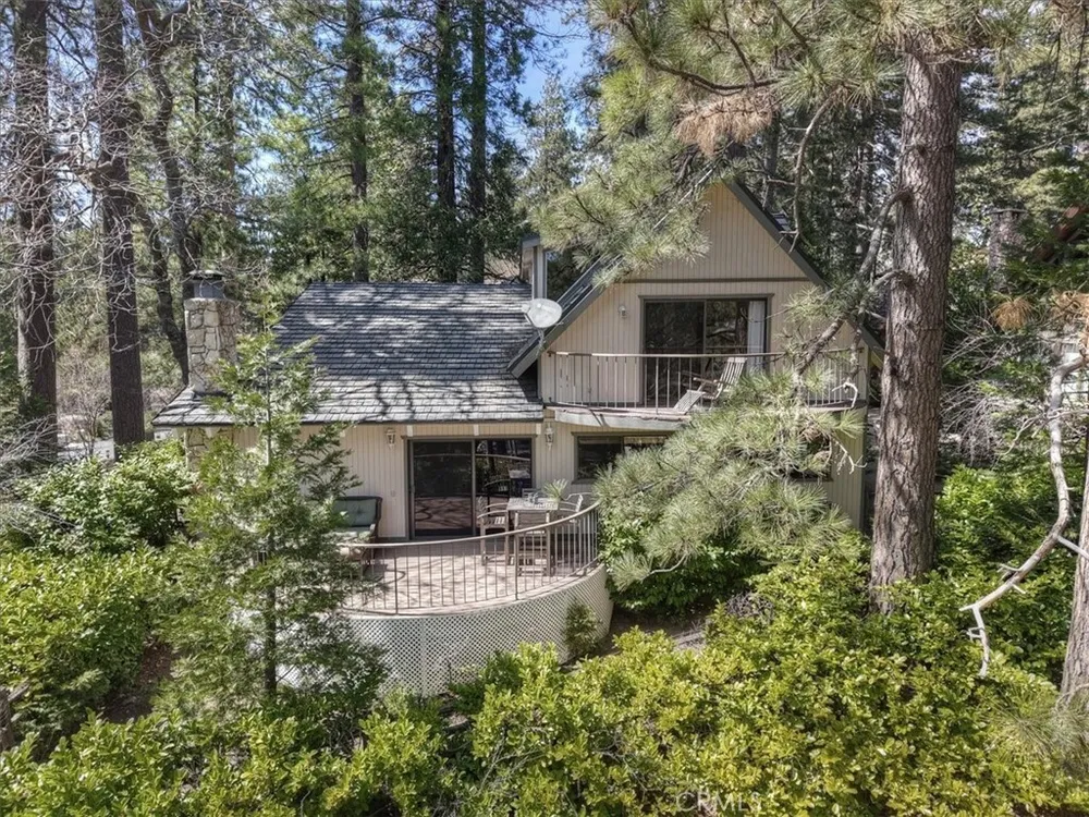 28018 Peninsula Dr, Lake Arrowhead, CA 92352