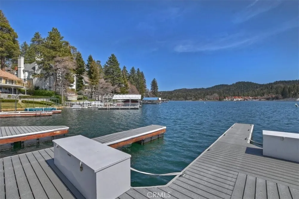 28018 Peninsula Dr, Lake Arrowhead, CA 92352