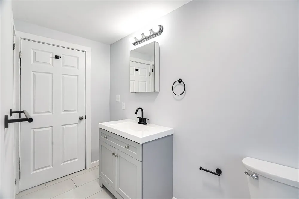 24 Dunlap St, Salem, MA 01970