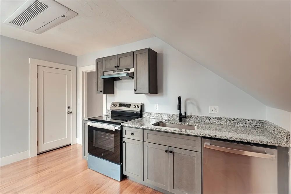 24 Dunlap St, Salem, MA 01970