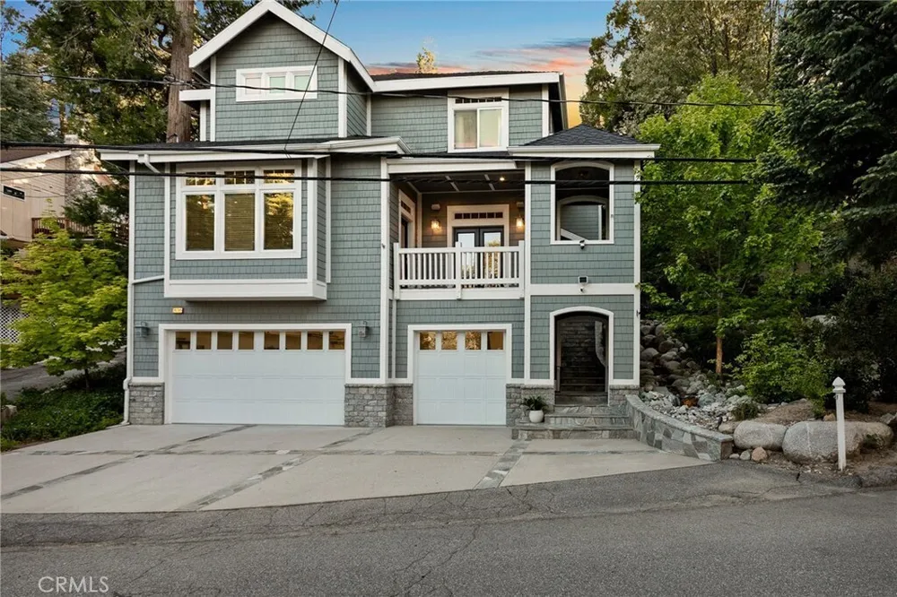 26385 Walnut Hills Dr, Lake Arrowhead, CA 92352