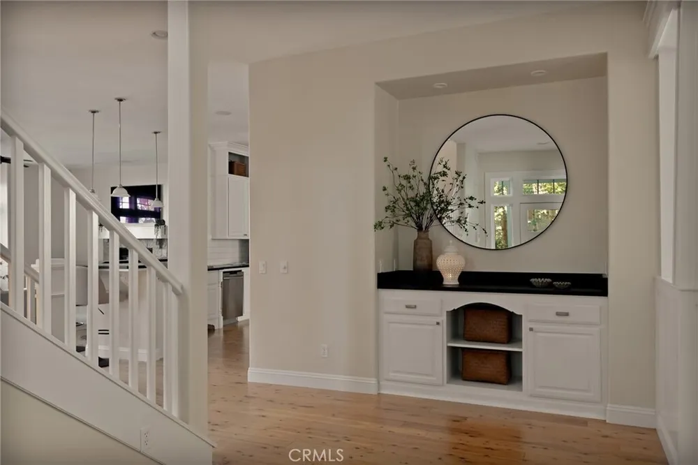 26385 Walnut Hills Dr, Lake Arrowhead, CA 92352