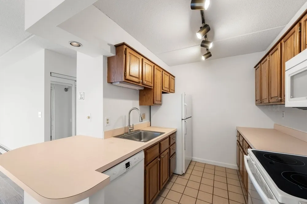 95 Nahant St, Lynn, MA 01902
