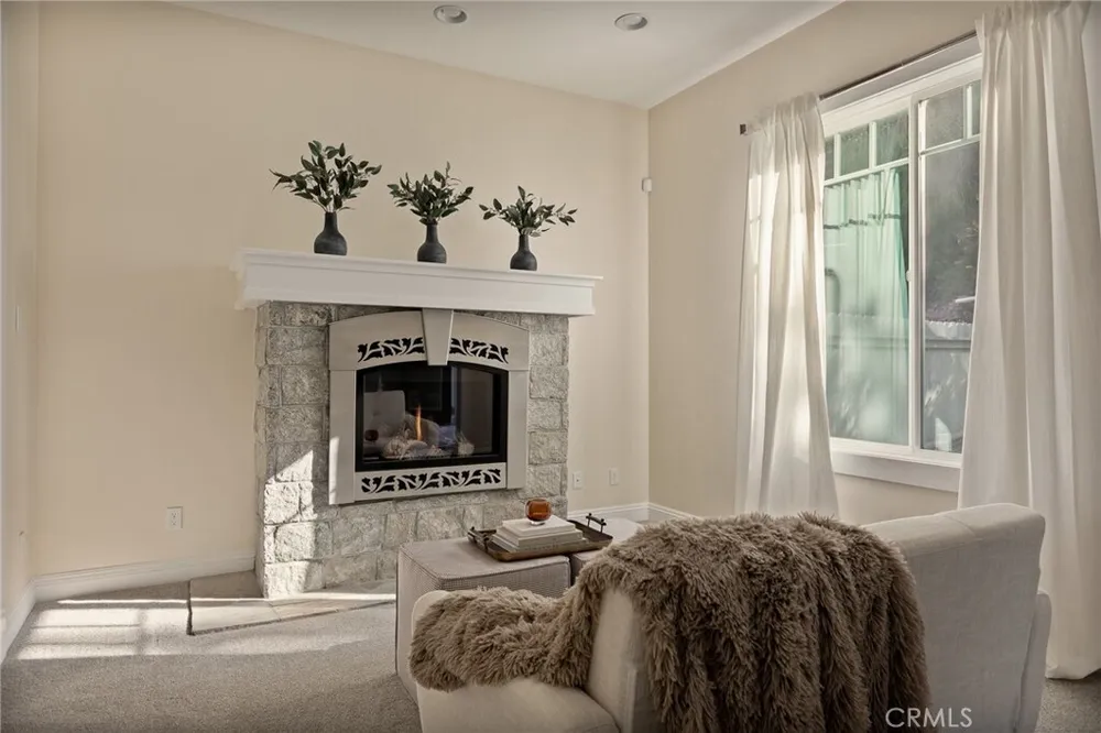 26385 Walnut Hills Dr, Lake Arrowhead, CA 92352